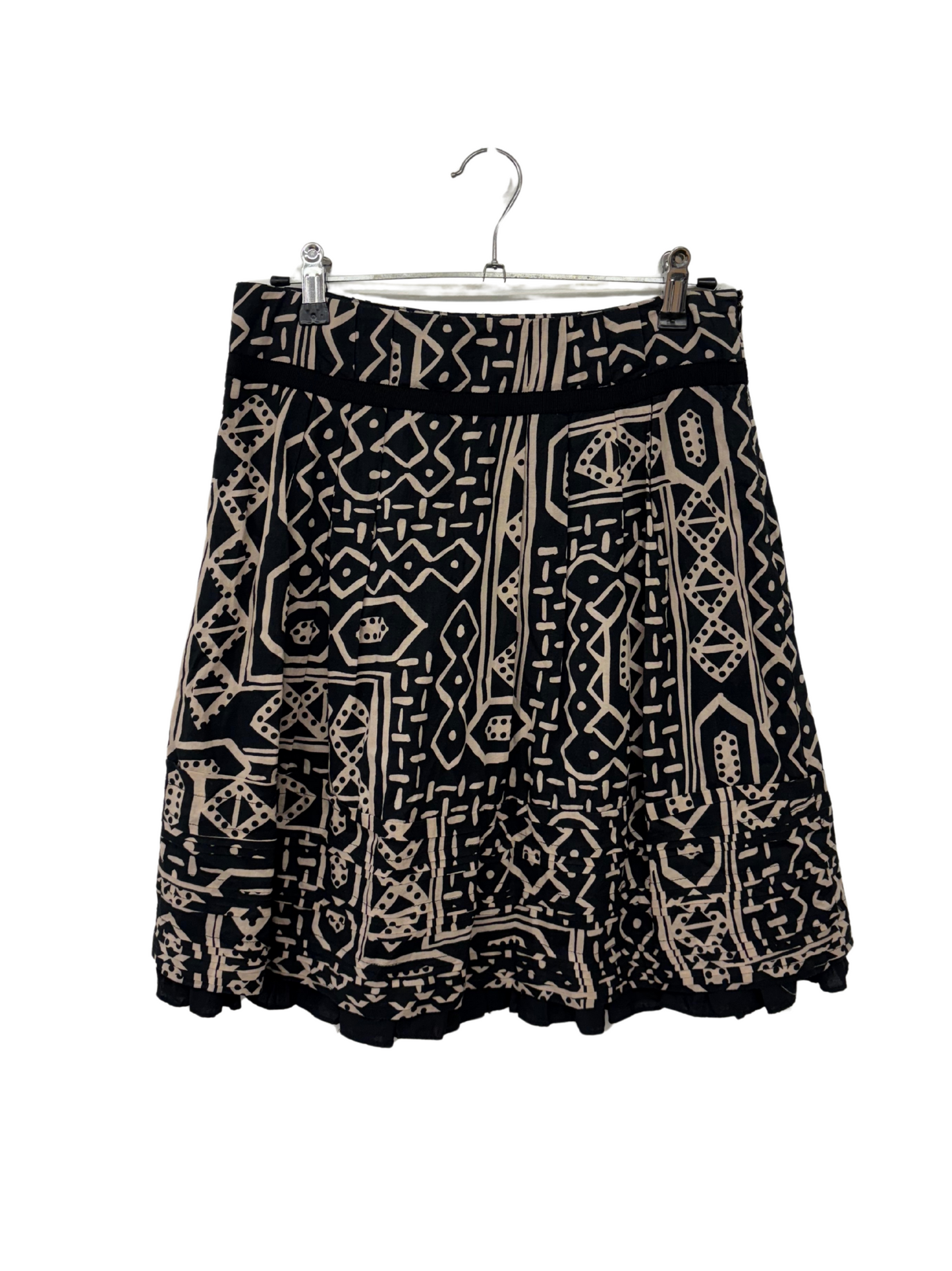 Black & Beige Pattern Pin Tuck Skirt