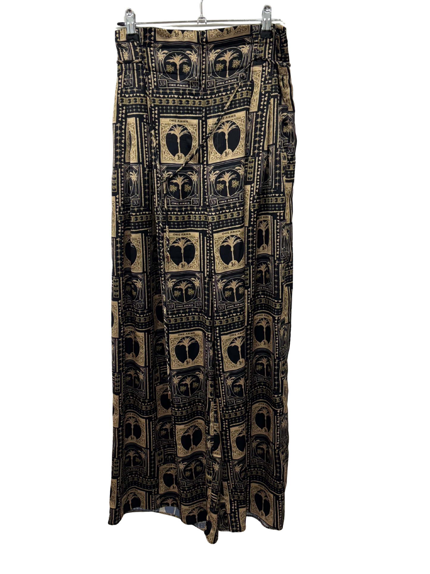 Black & Gold Pattern Highwaisted Pants