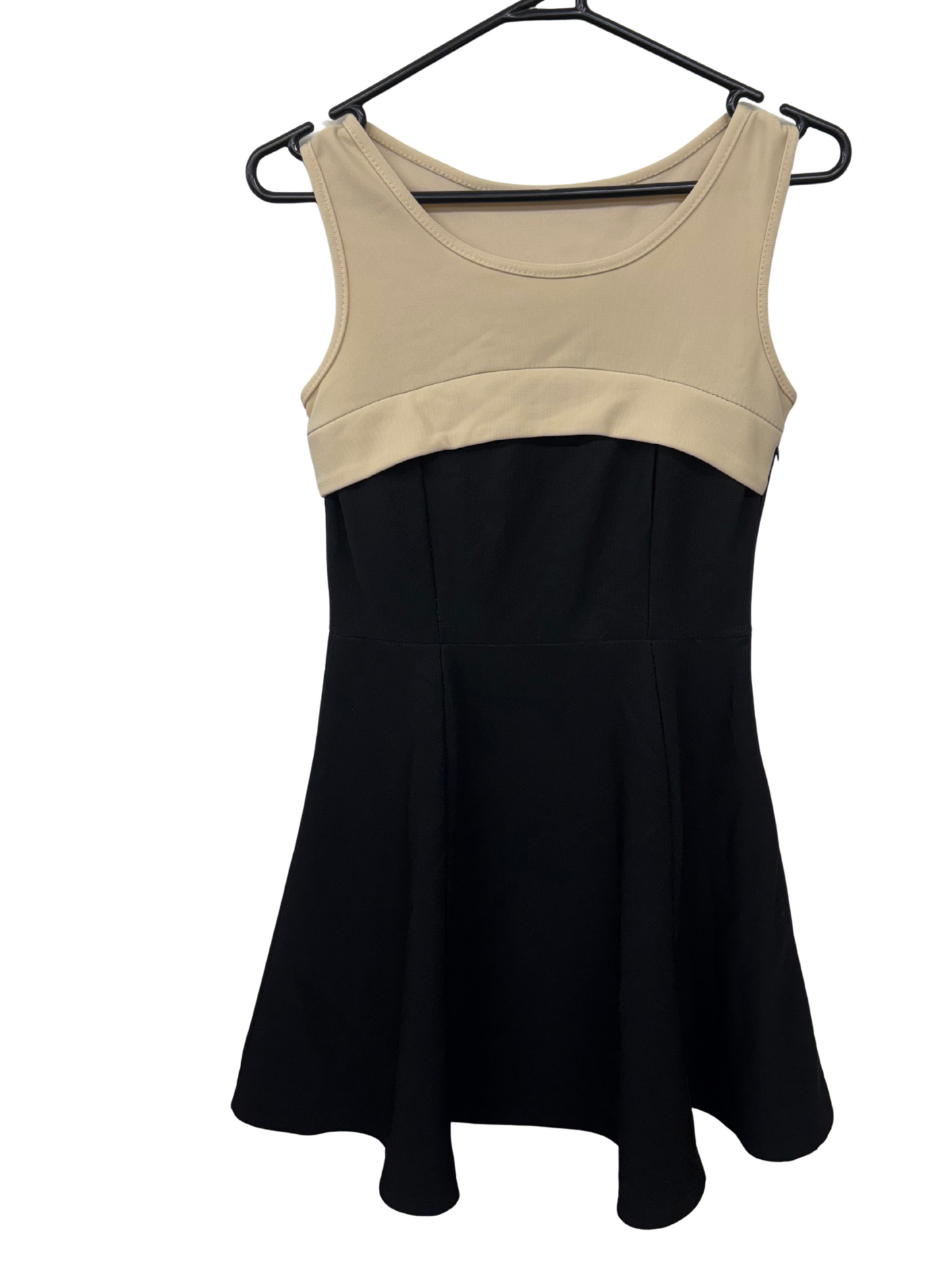 Beige & Black Sleeveless Short Dress