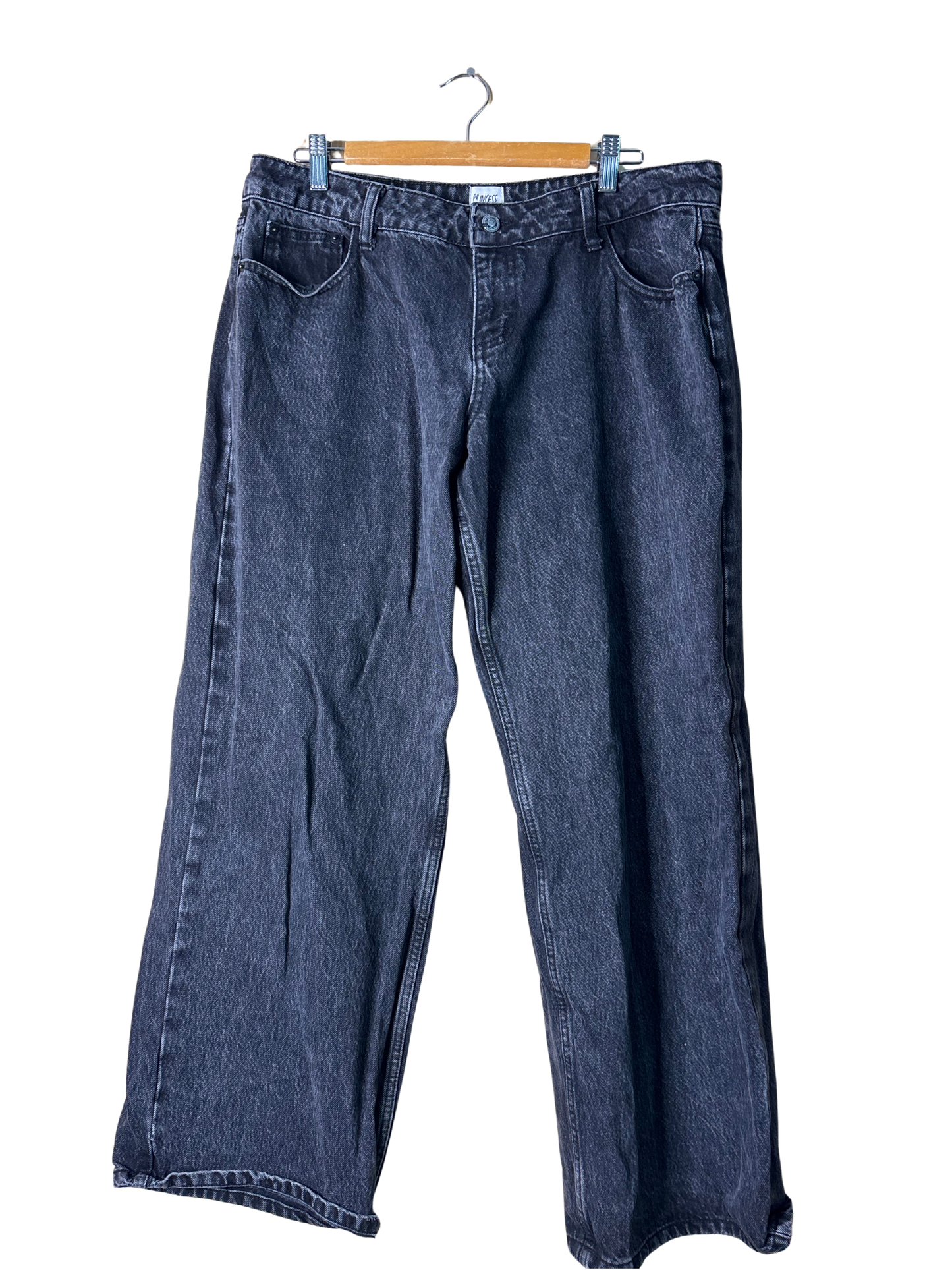 Black Low-Rise Wide Leg Jeans