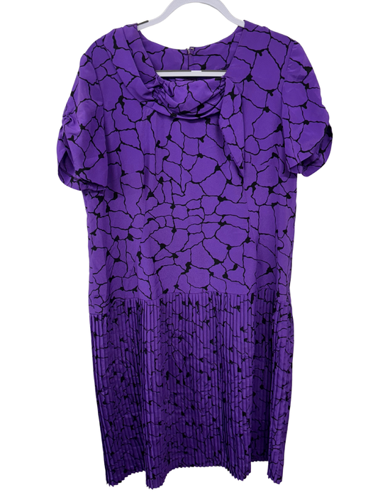 80s Purple & Black Pattern Short Sleeve Drop Waist Pleated Midi Dress