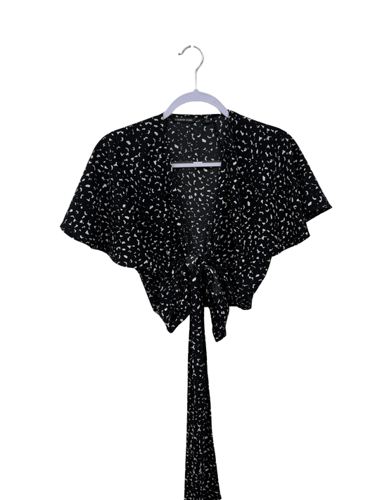 Black & White Pattern Short Sleeve Wrap Crop Top