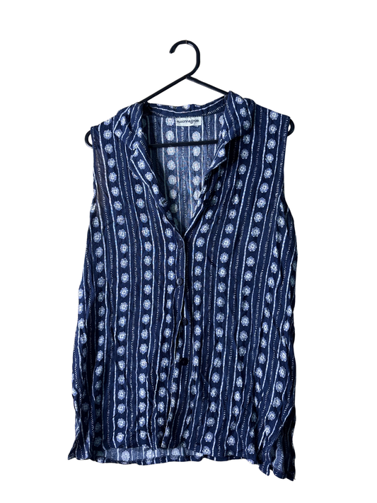 Vintage Dark Blue & White Pattern Sleeveless Button Up Top