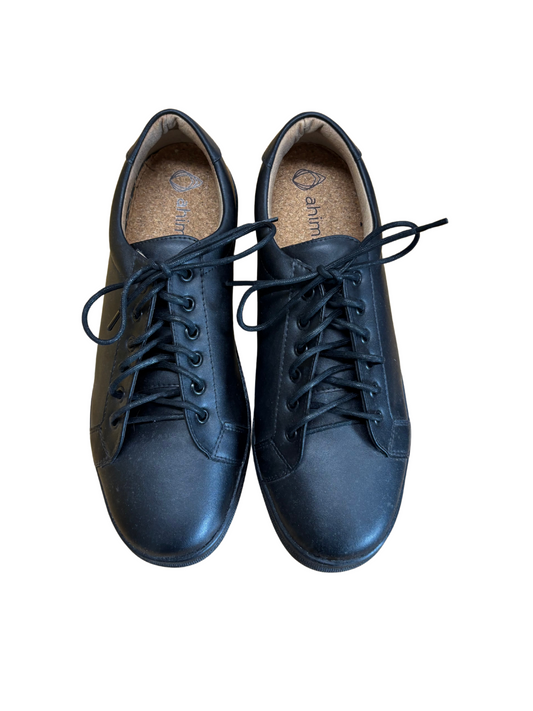 Black Low Cut Sneakers