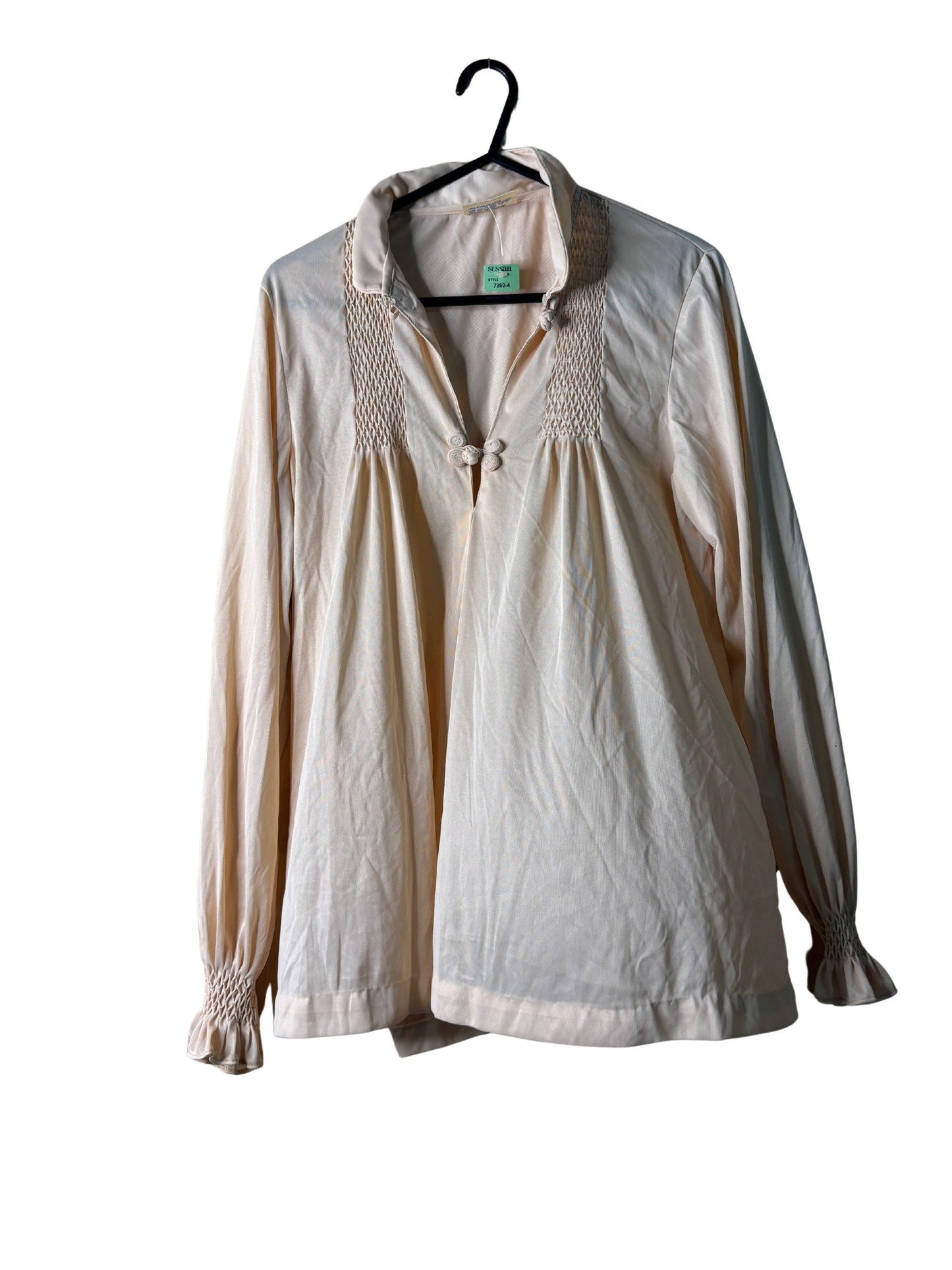 Vintage Deadstock Nude/Beige Long Sleeve Top with Pankou Clasps and Smocking