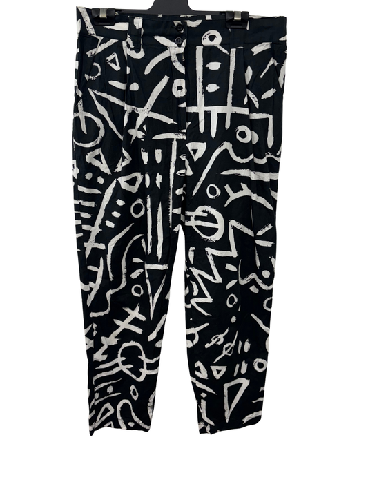 Black & White Print Highwaisted Tapered Pants