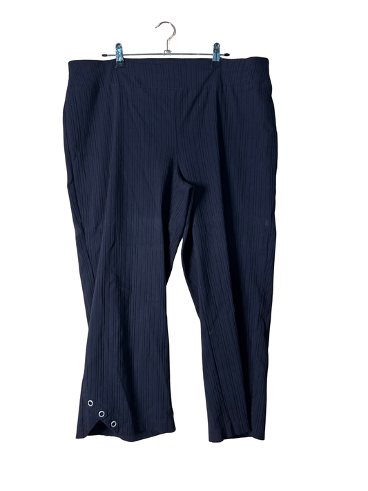 Black Fitted Capri Pants with Eyelet Detail