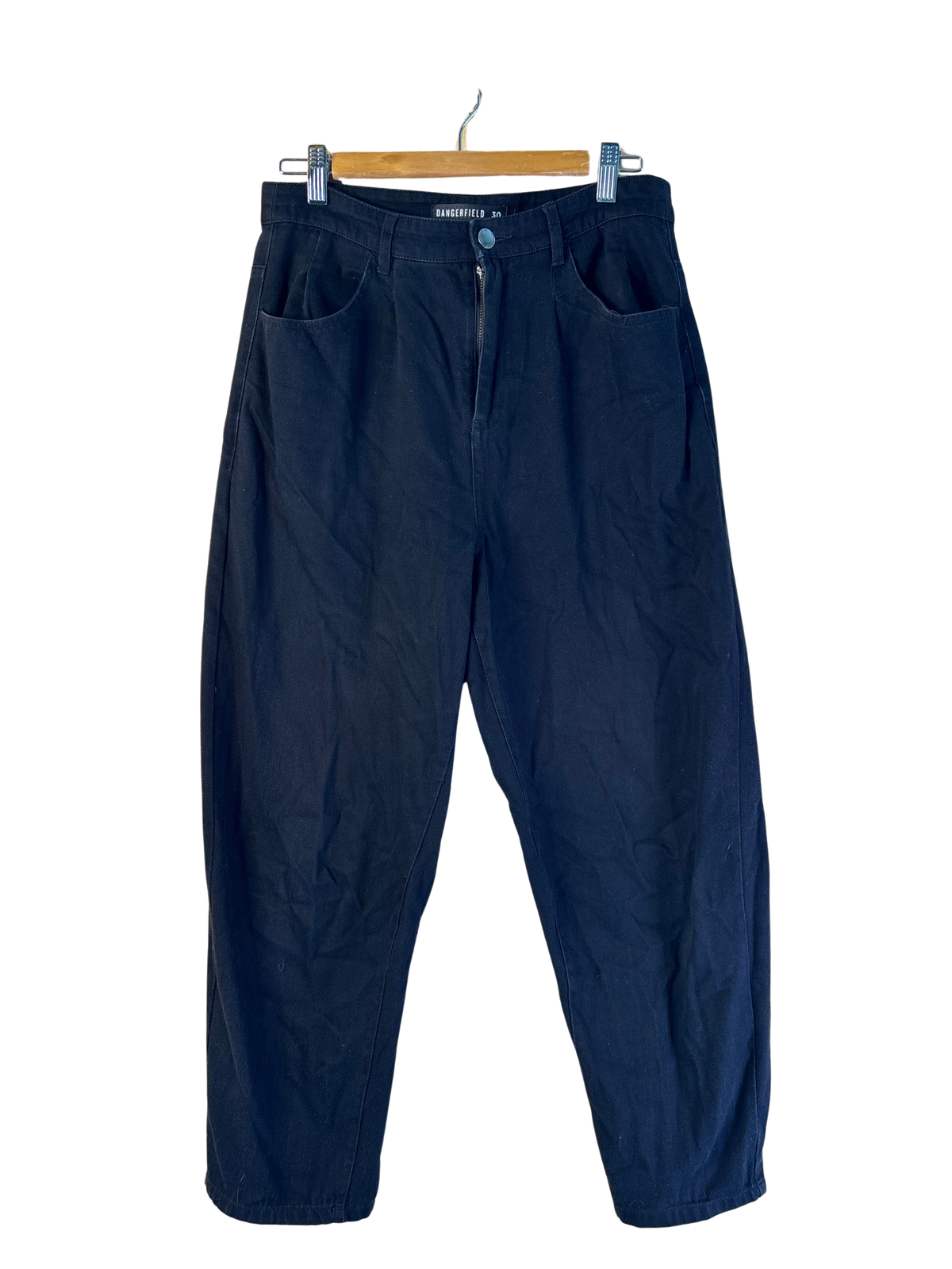 Black Highwaisted Tapered Jeans