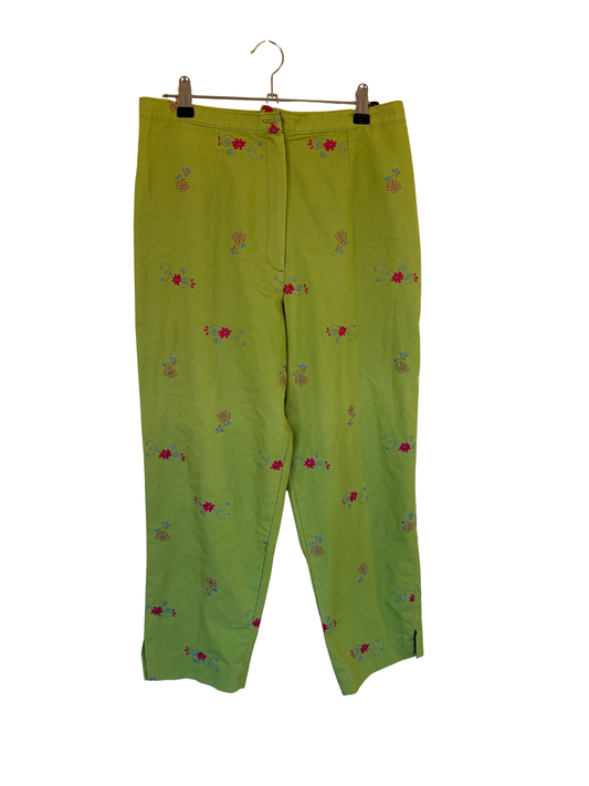Vintage Light Green & Pink Swirl Embroidered Tapered 3/4 Pants