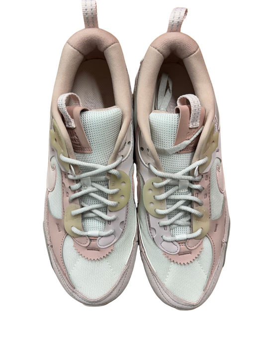Pink & White 'Air Max Futura' Sneaker